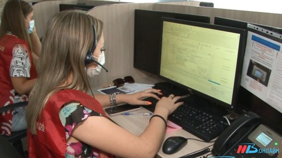 В Волгоградской области в "Службу-122" поступает до 5000 звонков в сутки